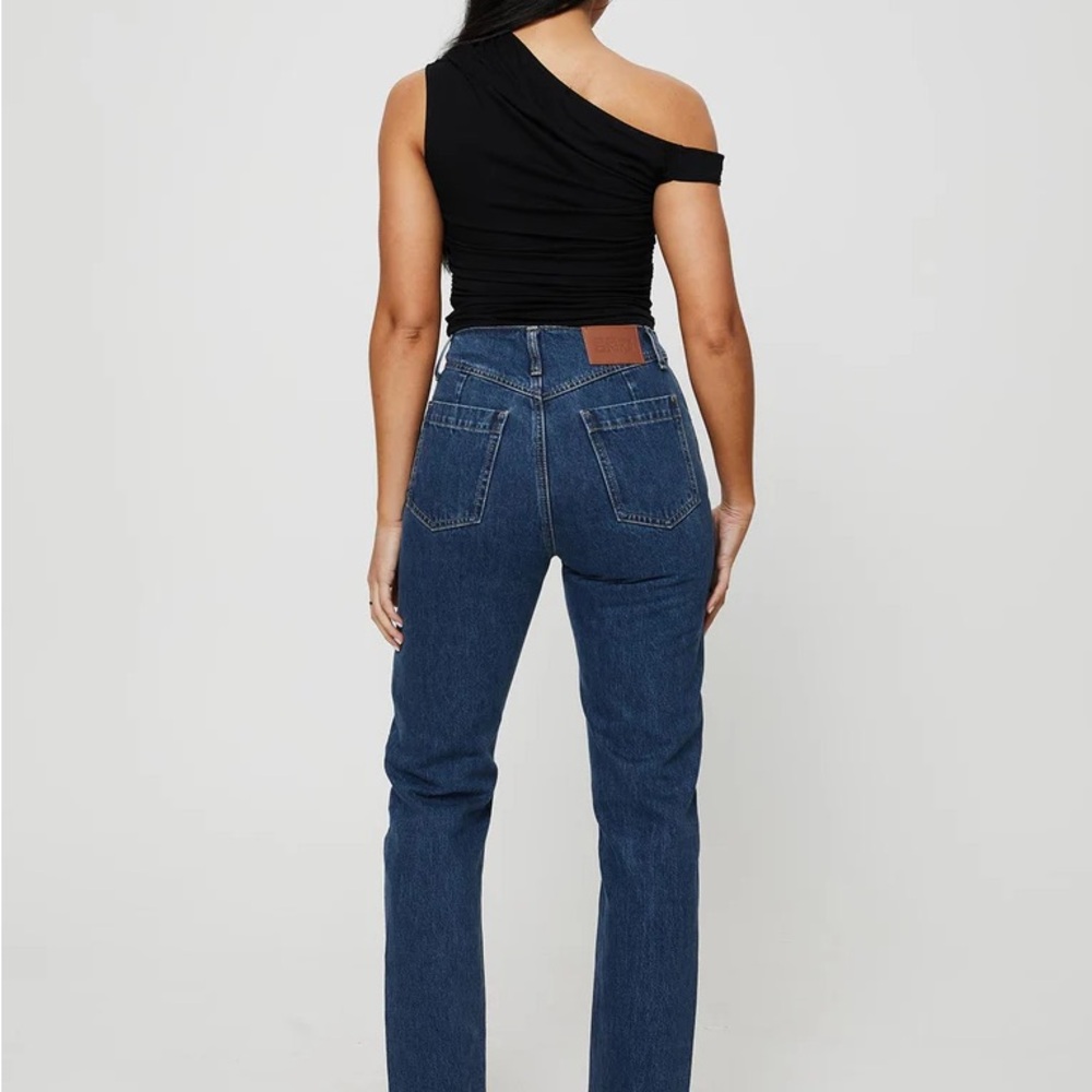 Princess Polly GYOKE jeans dark wash sold out on website. Size 8